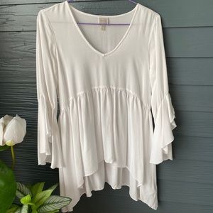 Versona White 3/4 flowy sleeve top XS/S